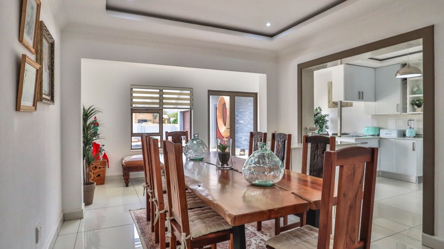 6 Bedroom Property for Sale in The Coves North West